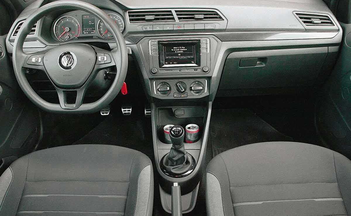 VW-Saveiro-interior