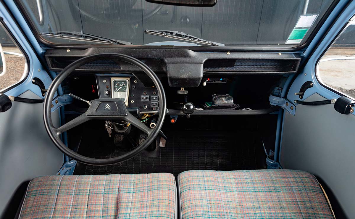Citroen 2CV interior