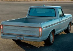 FORD F-100 ELÉCTRICA TRASERA