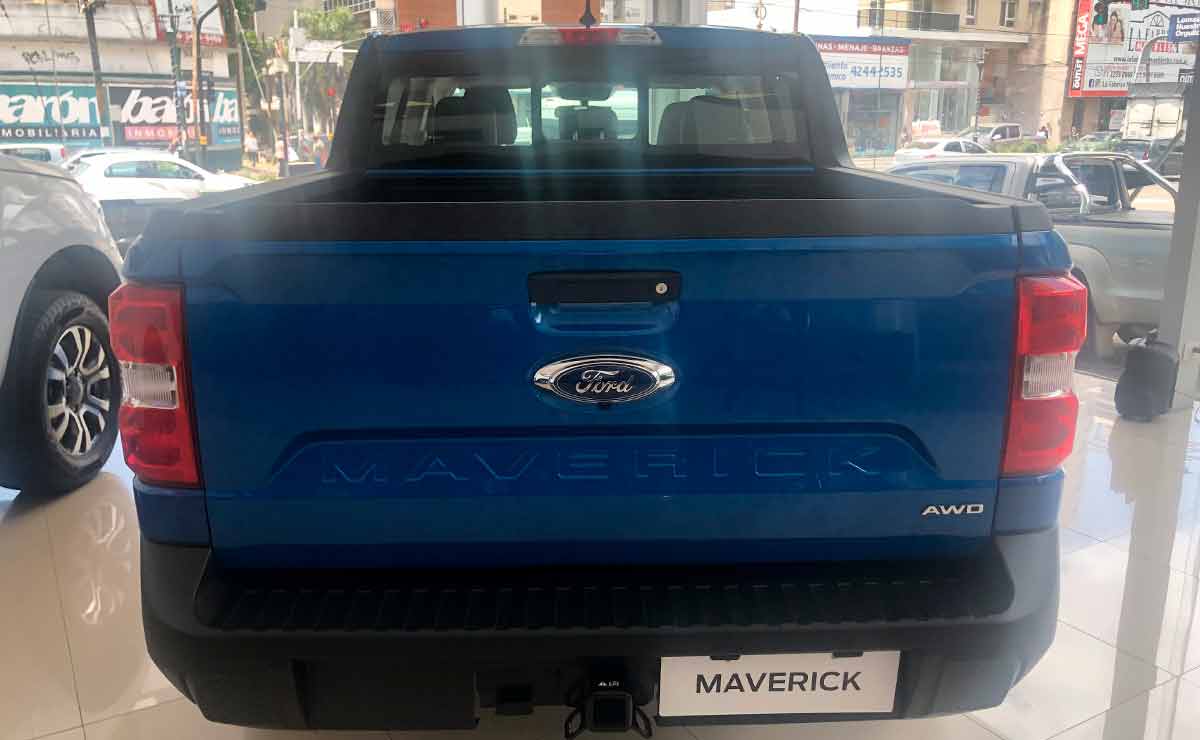 Ford-Maverick-cola