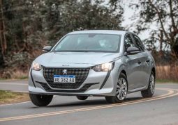 Peugeot-208-Like-trompa