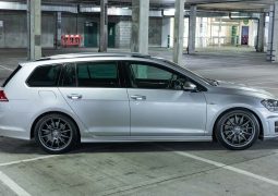 Volkswagen Golf Variant R perfil