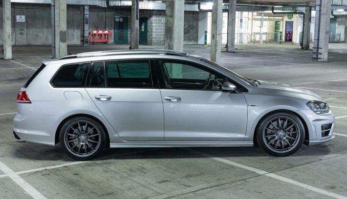 Volkswagen Golf Variant R perfil