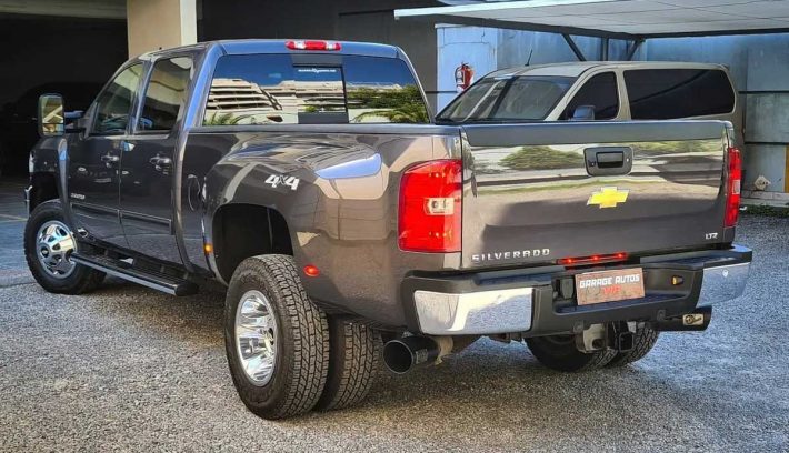 Chevrolet Silverado HD 3500 trasera