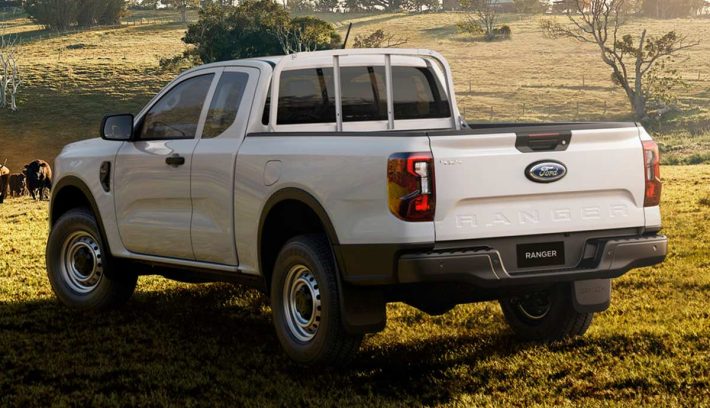 Ford Ranger XL trasera