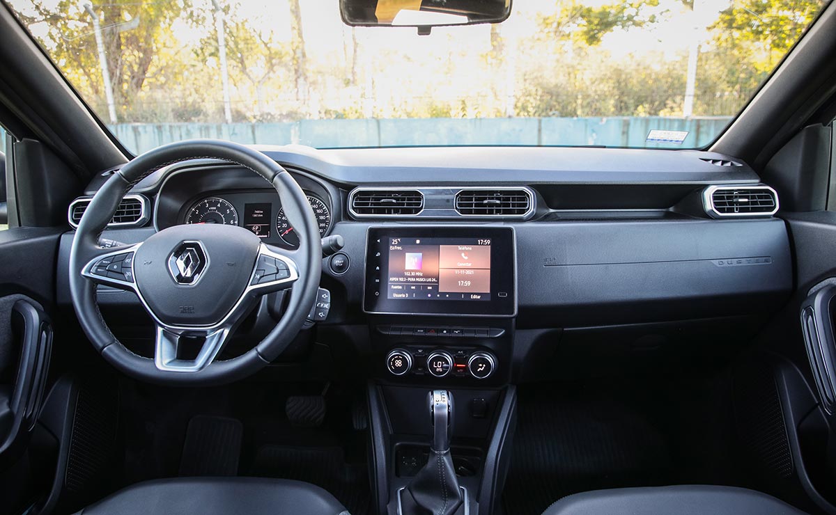 Renault Duster Master Test interior