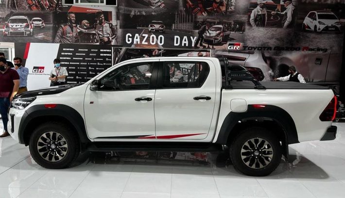 Toyota Hilux GR-Sport portada