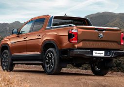 Volkswagen Amarok 2023 trasera