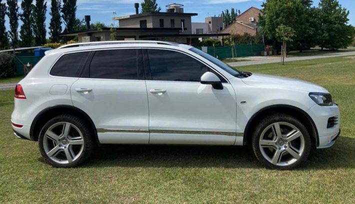 Volkswagen Touareg R-Line perfil