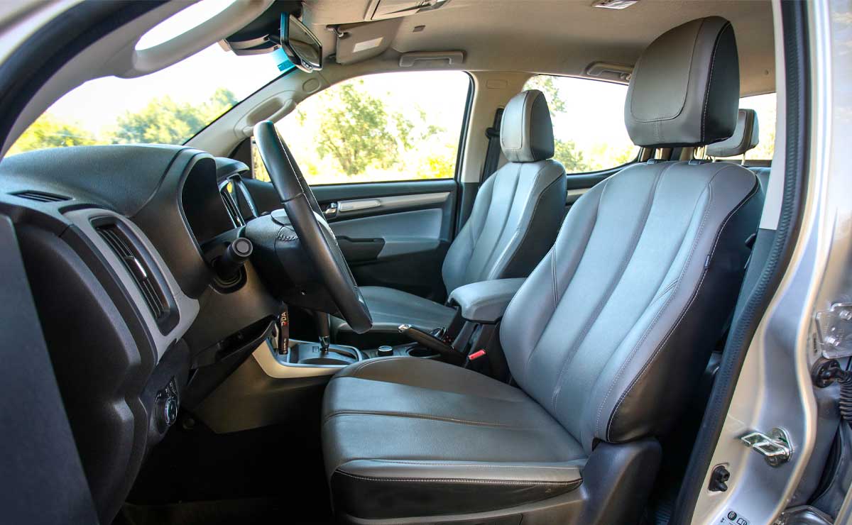 Chevrolet-S10-interior-4