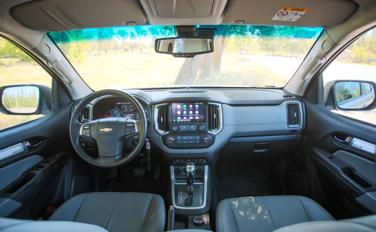 Chevrolet-S10-interior-6