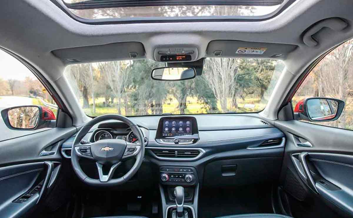 Chevrolet-Tracker-interior-3