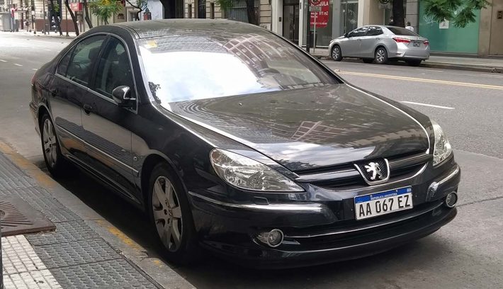 Peugeot 607 frente