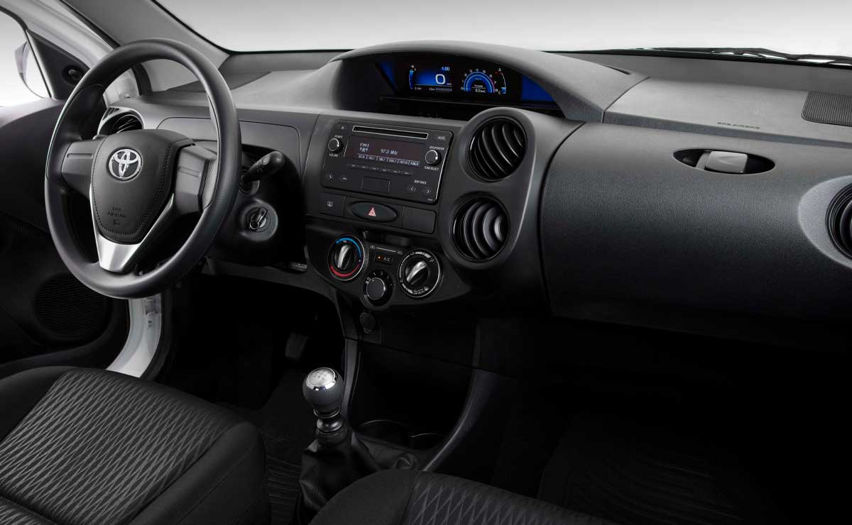 Toyota-Etios-aibo-interior-3