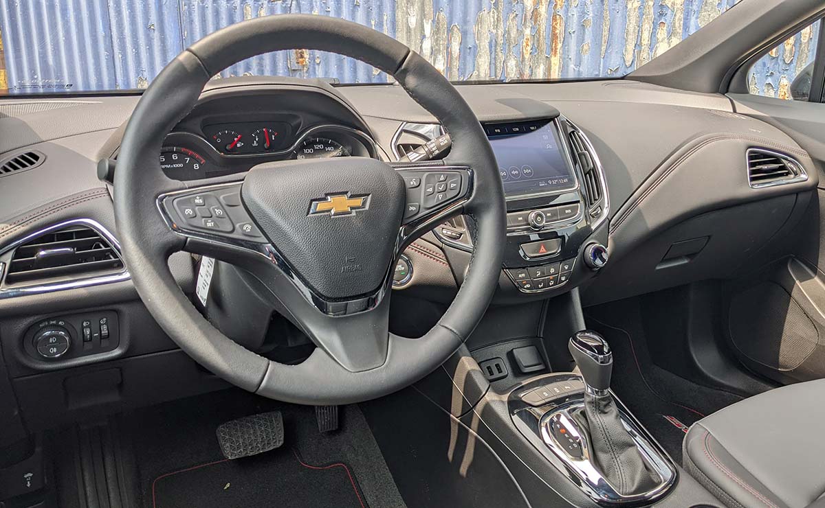 Chevrolet Cruze RS interior