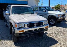 Dos Toyota Hilux 0km portada