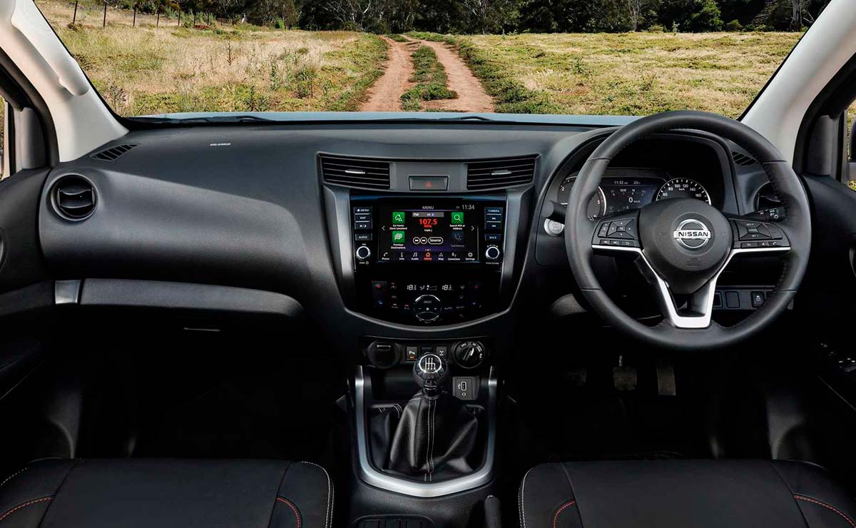 Nissan Frontier 2023 interior