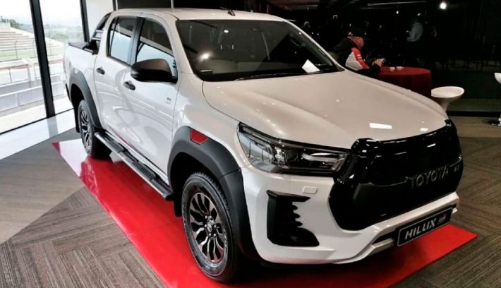 Nueva Toyota Hilux GR Sport portada