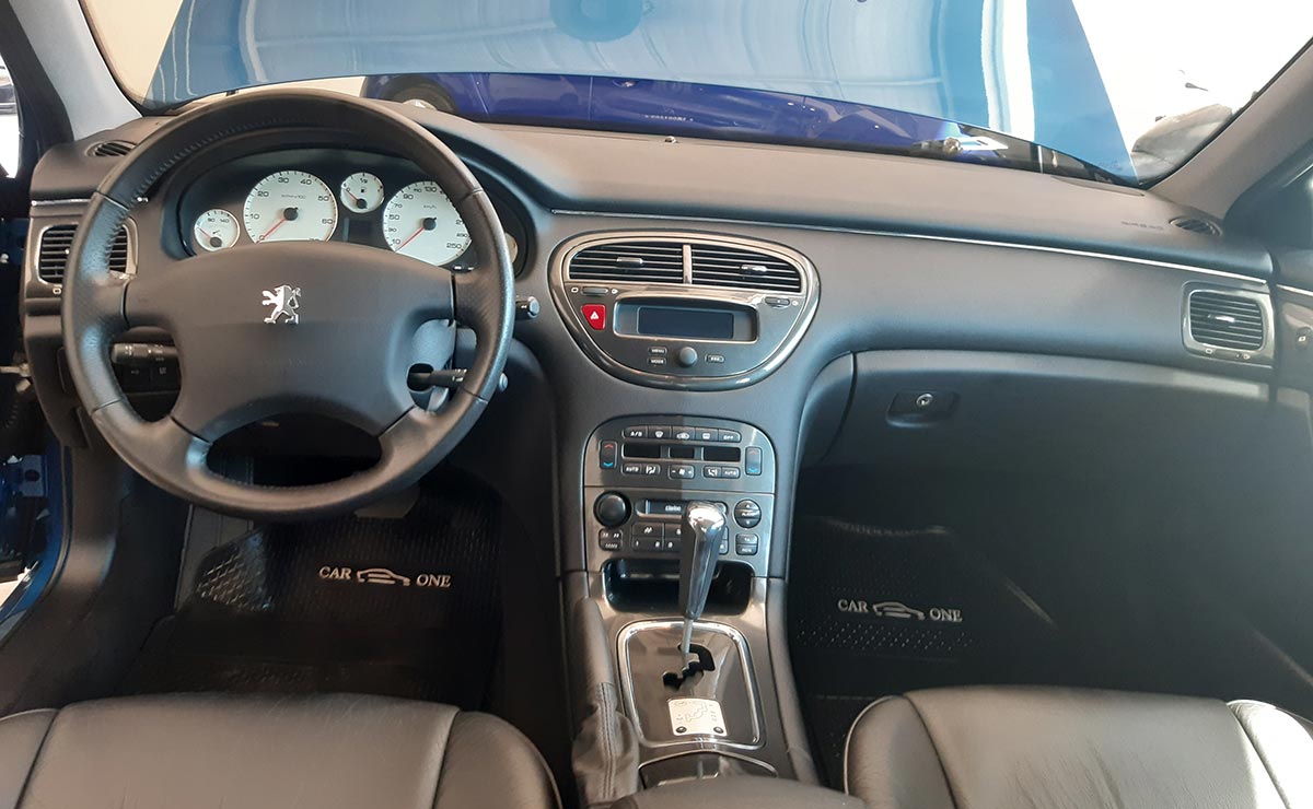 Peugeot 607 2002 interior