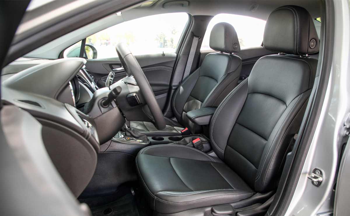 Chevrolet-Cruze-LT-interior-.3