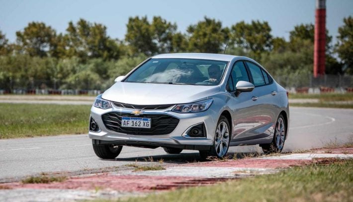 Chevrolet-Cruze-LT-trompa-3