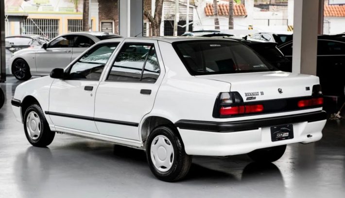 Renault R19 trasera