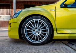 Renault-Clio-V6-llanta