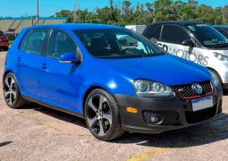 Volkswagen Golf quinta generación frente