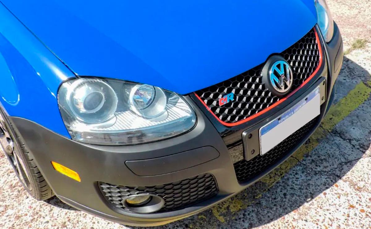 Volkswagen Golf quinta generación parrilla