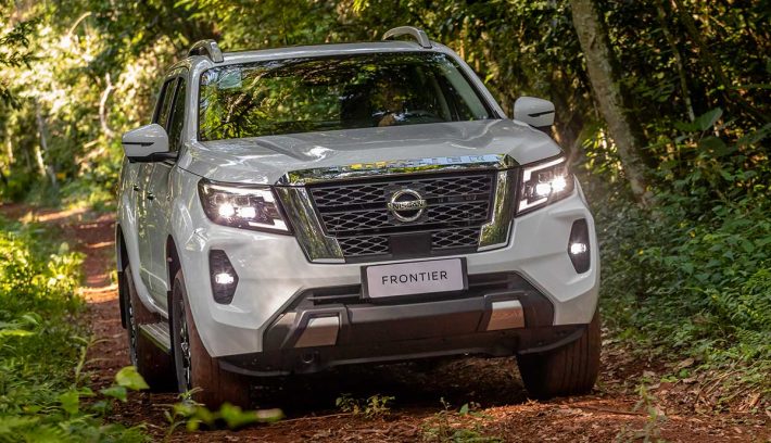 Nissan Frontier 2022 lanzamiento trompa