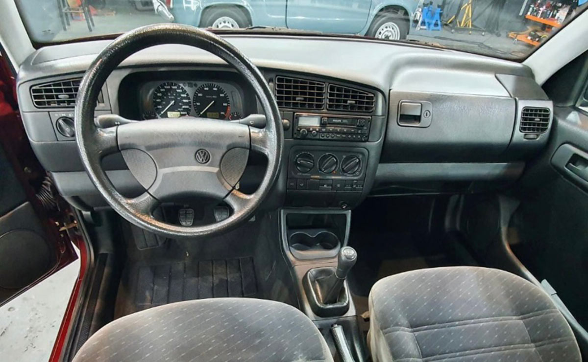 Volkswagen Golf GLX interior
