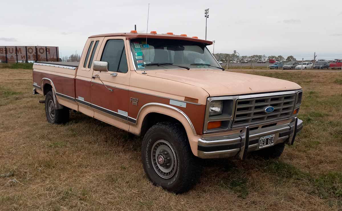 Ford-F-250-Pick-UP