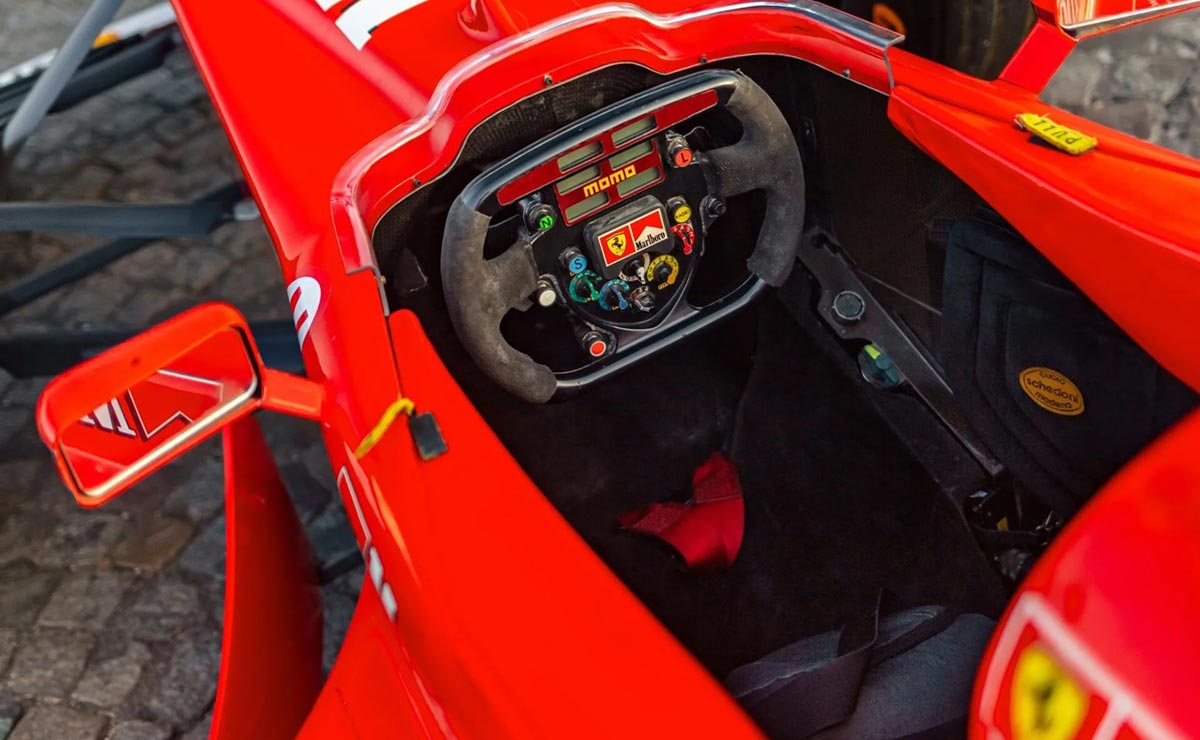 Ferrari F300 interior
