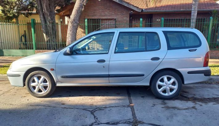 Renault Megane Rural perfil