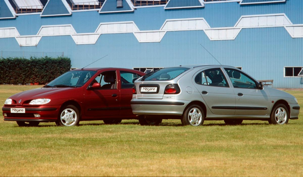 Renault Megane cola frente
