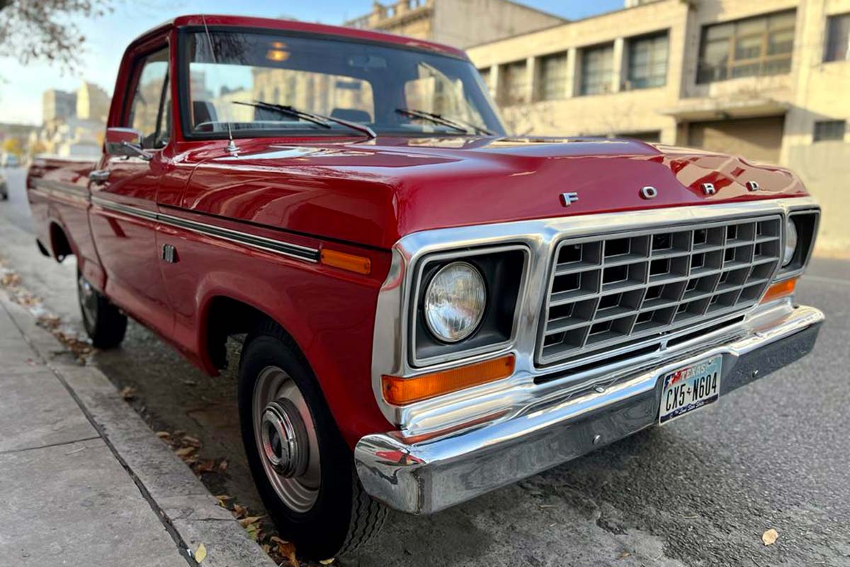 Ford F-100 deluxe frente