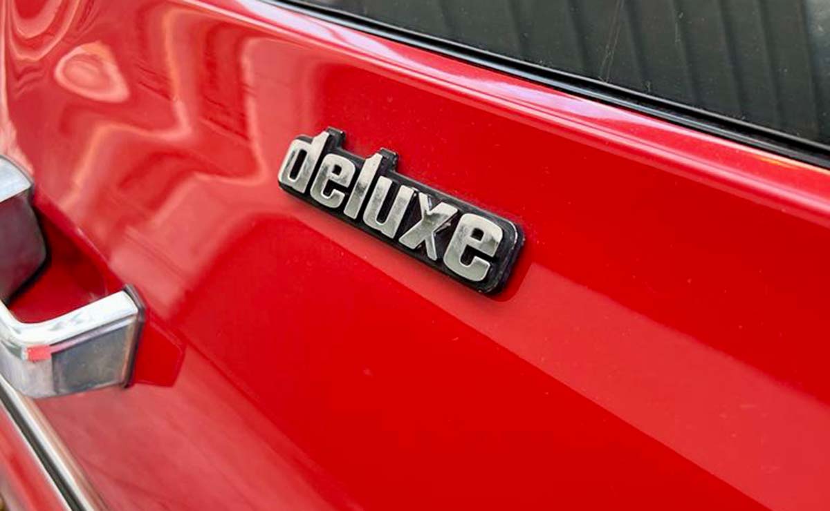 Ford F-100 deluxe logo