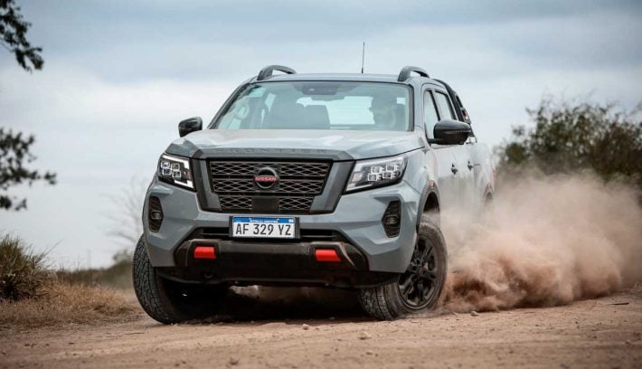 Nissan-Frontier-Pro4X-Trompa