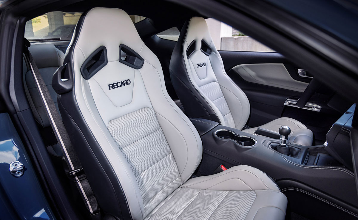 Ford Mustang asientos