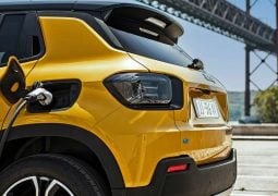 Jeep Avenger cargador