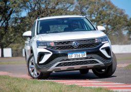 Volkswagen-Taos-Trompa-Doblando-2