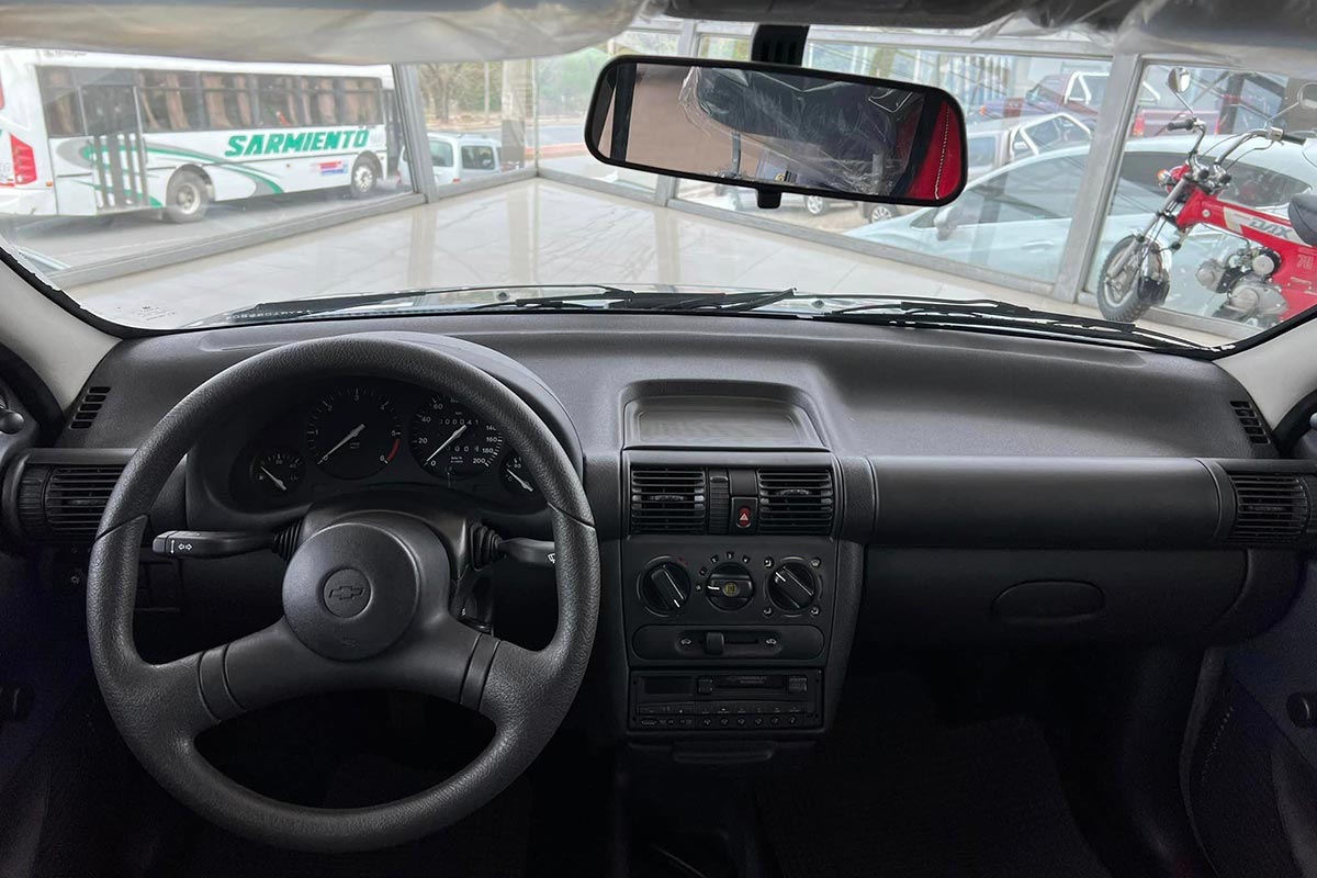 Chevrolet Corsa 0km interior