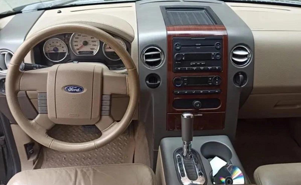 Ford F-150 cabina extendida interior