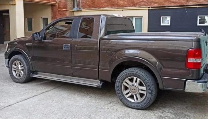 Ford F-150 cabina extendida perfil