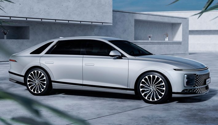 Sedán Hyundai Grandeur perfil