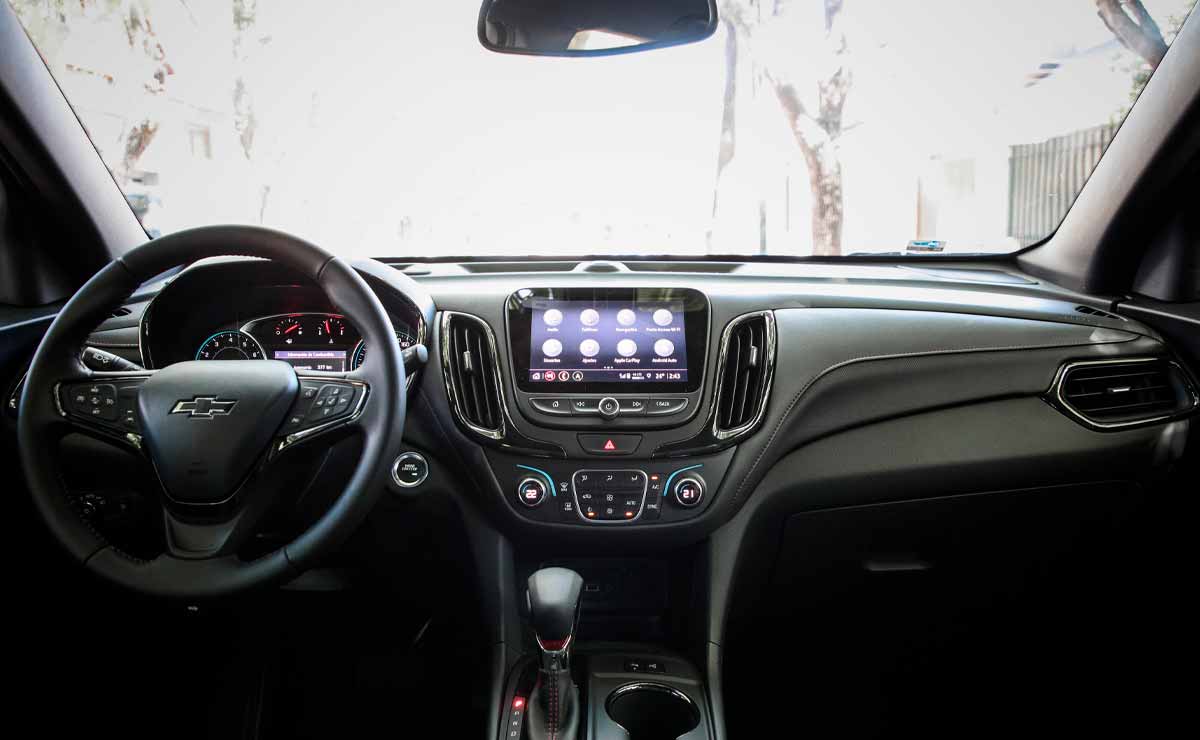 Chevrolet-Equinox-RS-Interior-2