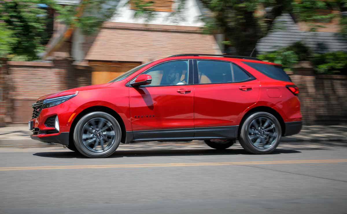 Chevrolet-Equinox-RS-Lateral