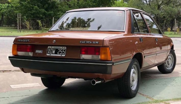 Peugeot 505 SR cola