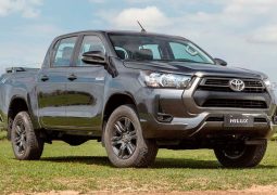 Toyota Hilux SR frente