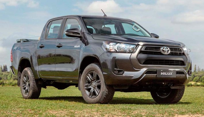 Toyota Hilux SR frente